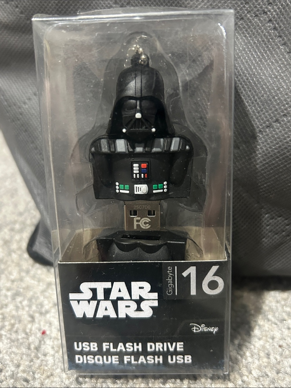 Star Wars Black Darth Vader 16GB USB Flash Drive